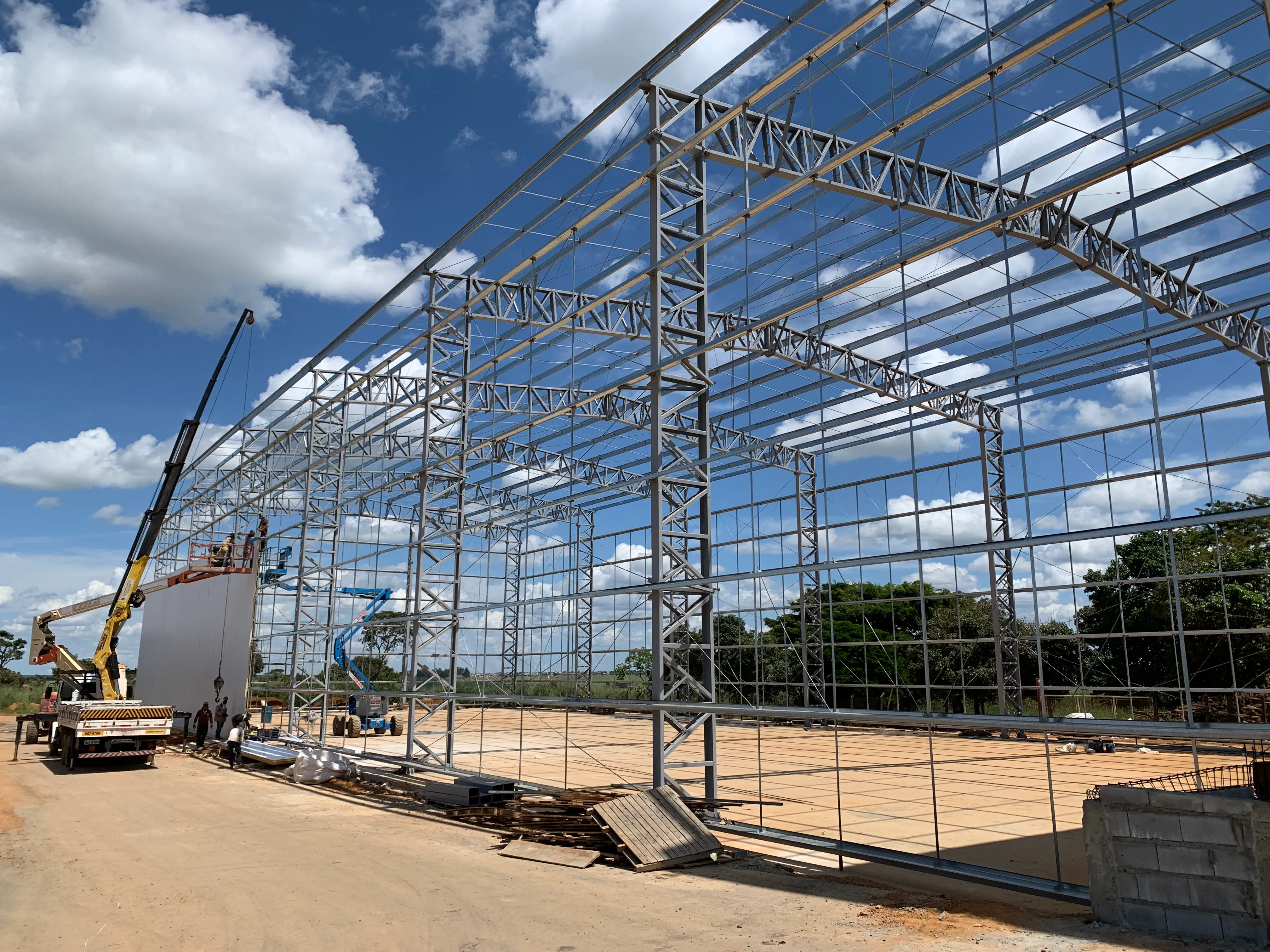 Agroindustrial em Vianópolis (GO), estrutura metálica Ferroarte